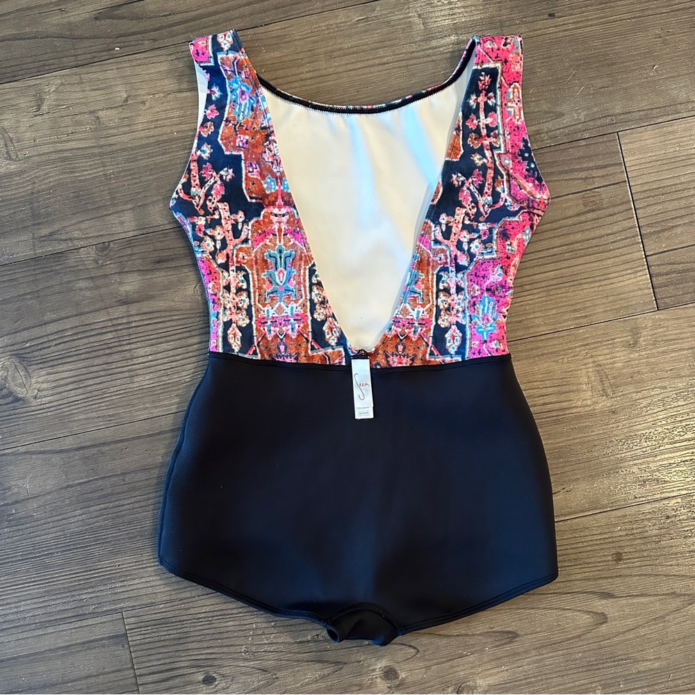 Seea Black & Pink Lido One Piece Swimsuit/Surfsuit 🏄🏻‍♀️ 🌊 - Picture 7 of 13